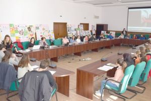 Masă rotundă pe tema violenţei asupra copiilor