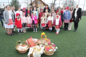 De Florii, în Broskărie, cu „Lăzăriţele”. Flacăra unei datini vechi de secole – „Lazărul” – dăinuie la Măgurele