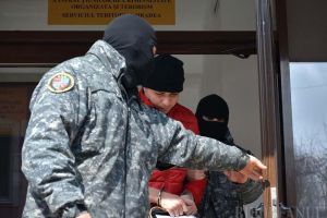 Reţeaua lui Mendi: Jandarmul de la Palatul de Justiţie care coordona o reţea de droguri a recunoscut parţial învinuirile