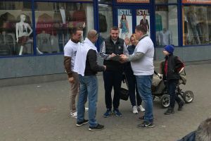 Campanie de strângere de semnături pentru iniţiativa cetăţenească „Fără penali în funcţii publice”, la Alba Iulia