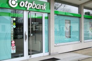 Aveti grija unde va tineti banii! O angajata de la OTP Ploiesti, cercetata penal dupa ce a furat din conturile clientilor!