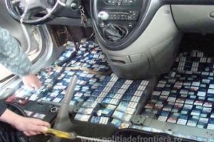 Covor de ţigări de contrabandă într-un Mitsubishi Shogun la Sighetu Marmaţiei