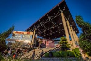 Magazinele şi cafenelele din Iulius Mall Cluj, deschise în a doua zi de Paşte