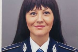 Apel umanitar pentru o tânără bolnavă de cancer! Haideţi să o salvăm pe Irina, poliţist model care se zbate între viaţă şi moarte pe un pat de spital!