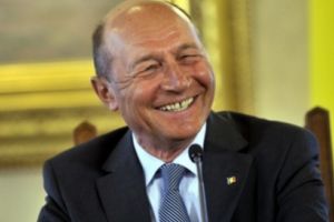 Traian Băsescu ironizează partidul lui Cioloş: 'De când când l-a anunţat mă tot întreb...' (VIDEO)