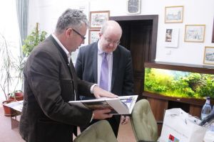 Şeful CJ Pásztor Sándor cere ajutorul ambasadorului Marii Britanii pentru asigurarea curselor de Londra