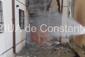 Imagini de la eveniment:Pericol de explozie! Incendiu la o conducta de gaz de pe strada Soveja din Constanta