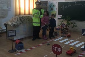 Activitate preventivă a poliţiştilor din Podu Turcului