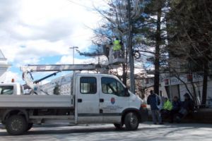 Agitaţie în centrul Piteştiului – Au început lucrările de primăvară