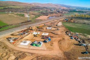 FOTO/VIDEO Autostrada Sebeş-Turda, lotul 1- Nodul rutier Alba Iulia Nord: Se lucrează la structuri
