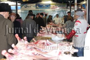 Mieii au fost scoşi la vânzare pe piaţă. Cât costă 1 kg de carne pentru masa de Paşti