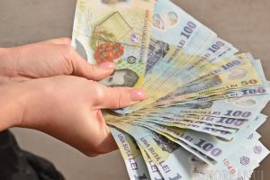 Salariile bugetarilor se vor da înainte de Paşte. Nu şi pensiile…