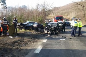 Accident grav, cu opt victime la Milcoiu. Un copil de doi ani a murit