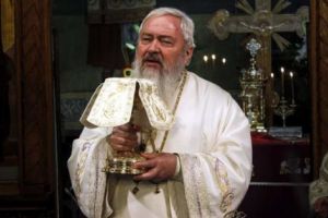 Înalt Prea Sfinţia Sa Andreicuţ, mitropolitul Clujului: „Două valori aveau şi au valoare absolută: credinţa în Dumnezeu şi dragostea de ţară”