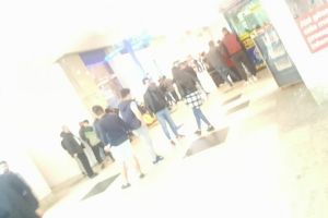 Rromii care-si fac veacul la River Plaza Mall terorizeaza un oras intreg! Mai avem Politie la Valcea?!