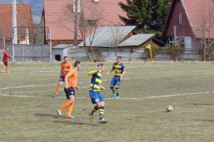 Fotbal/ Liga a IV-a: Lupta continuă