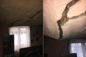 Un copil de 4 ani şi bunica sa sunt în PERICOL DE MOARTE! Căsuţa în care locuiesc stă să se prăbuşească peste ei