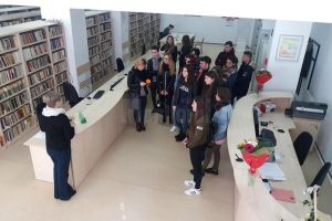 1.500 de elevi au vizitat Biblioteca Universităţii din Suceava, în programul „Şcoala altfel”
