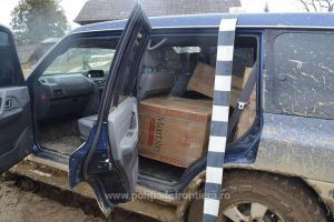 Jeep încărcat cu ţigări de contrabandă, abandonat lângă graniţa româno-ucraineană