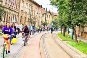 VpB sarbatoreste zece ani de activitate cu Pedalarea de Primavara si un concert Smiley