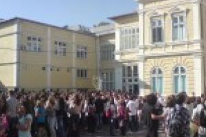 Paza si protectia unitatilor de invatamant preuniversitar, in atentia Ministerului Educatiei Nationale