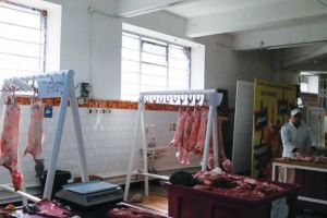 Cu cat se vinde carnea de miel, in Halele Centrale din Ploiesti