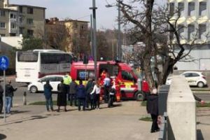 Motociclist lovit de un Audi lângă Sala Polivalentă - FOTO