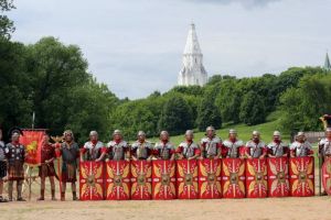 Garda Apulum deschide sezonul reprezentaţiilor cu o deplasare la Odessa. În 7 aprilie, participă la festivalul „Easter Reenacment”, una dintre atracţiile principale ale oraşului