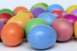 Ce să adaugi în apă pentru ca ouăle fierte să fie mai uşor de curăţat