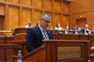Deputatul Eugen Neata a initiat si sustinut o lege care salveaza locurile de munca de pe Platforma Chimica Ramnicu Valcea