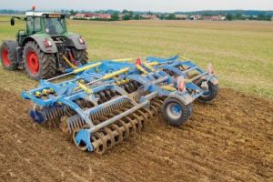 Fermierii au solicitat peste 1,5 miliarde de euro pentru investiţii în exploataţii agricole