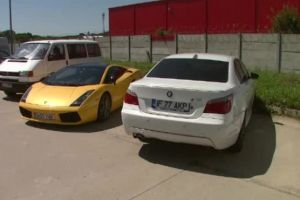 BMW, vândut de ANAF la licitaţie pentru 500 de lei. Cu cât a fost dat un Lamborghini