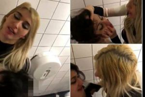 Scene de sex in toaleta unui club din Capitala! Doua tinere si-au facut de cap mai ceva ca-n filmele pentru adulti! Imaginile au scapat pe internet si te lasa gara grai