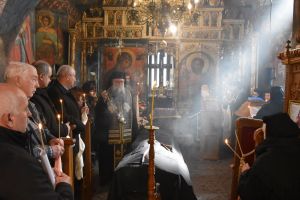 Monahia Isidora Mujat de la Mănăstirea Dintr-un Lemn a fost înmormântată. O viata dedicata lui Dumnezeu!