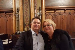 Ce au fost si ce au ajuns! Au fost politicieni putred de bogati, dar acum pierd domenii si terenuri de miliarde