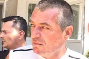 Ucigaşul care şi-a măcelărit iubita cu un ciob de sticlă a cerut reducerea pedepsei că nu i-a aruncat urechea în WC