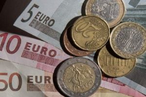 Prima şedinţă a Comisiei pentru trecerea la moneda euro, în 12 aprilie