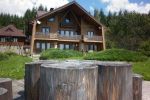 Cabanele de vânătoare, rezervate în totalitate de Paşti. Care este cea mai râvnită dintre toate (FOTO)