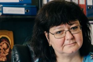 Anca Sglimbea, doctoriţa care nu coboară niciodată standardul