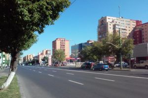 Mai puţine locuri de parcare pe Bulevardul Alexandru Vlahuţă, mai mult loc pentru autobuzele RAT