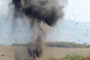 11-12 aprilie: Distrugeri cu material exploziv, în poligonul din cazarma 5002 de pe Dealul Mamut, Alba Iulia