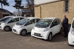 Parcul auto al Primăriei Suceava, dotat cu maşini 100% electrice