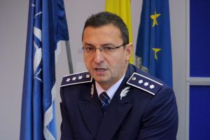 Scandal şi acuzaţii de abuzuri, după ce poliţiştilor li s-a cerut să prezinte raport ...