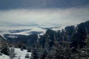 FOTO. Trasee dificile în zona Luna Șes. Sfaturi de la salvamontişti pentru iubitorii de munte