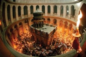 Sfanta Lumina de la Ierusalim ajunge sambata seara si in Maramures