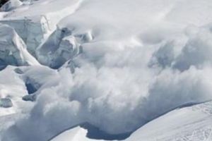 Risc MAJOR de AVALANȘĂ în Bucegi. Turiştii sunt AVERTIZAȚI să evite PUNCTELE de ATRACȚIE