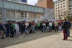 Nou protest al romilor! Oamenii spun că sunt chemaţi la DNA din cauza actualei conduceri