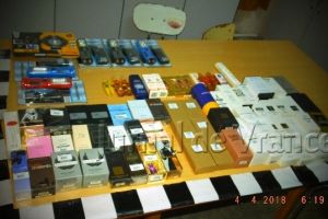 FOTO: Vrâncean prins cu 59 de parfumuri contrafăcute! Ce i-au făcut jandarmii