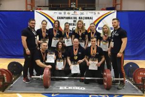 CN Powerlifting: Băcăuanii au ridicat… medalii
