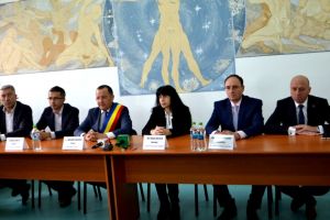 Patru secţii ale Spitalului Municipal Oneşti au fost renovate şi date în folosinţă